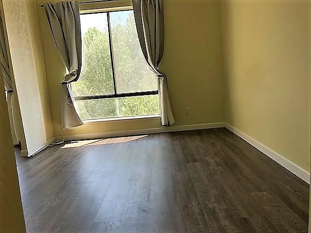 360 N Civic Dr #406 — Photo 3