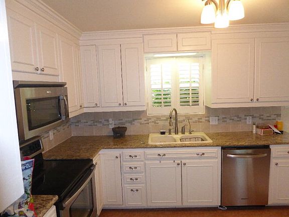 5th image of 1303 W 3rd St #B-8