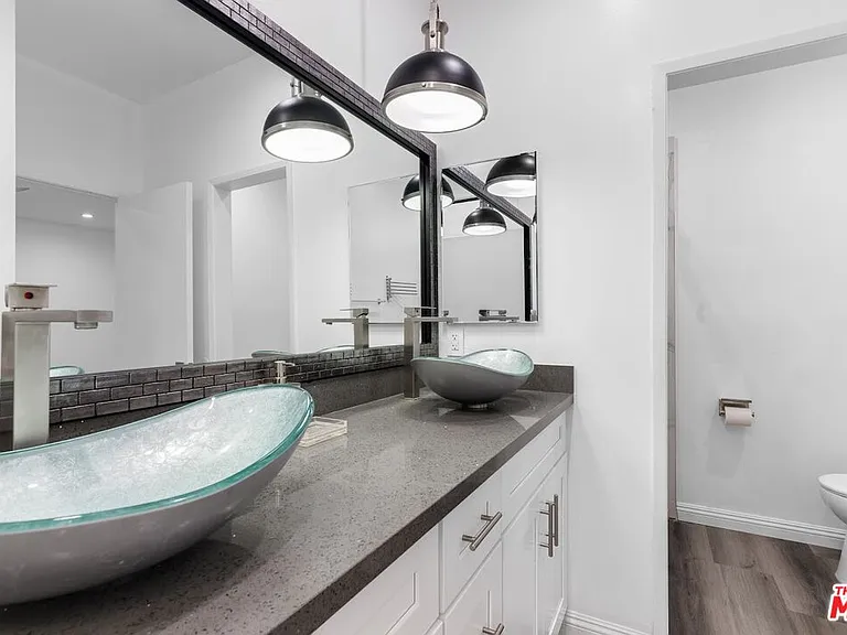 1727 S Bentley Ave #209 — Photo 12