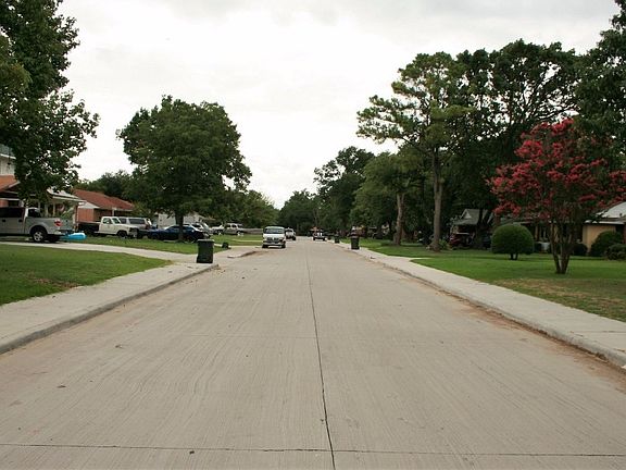 4th image of 1825 Baxley Dr
