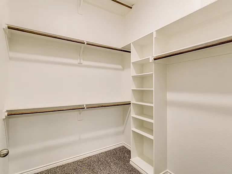301-313 Amethyst Ct — Photo 36