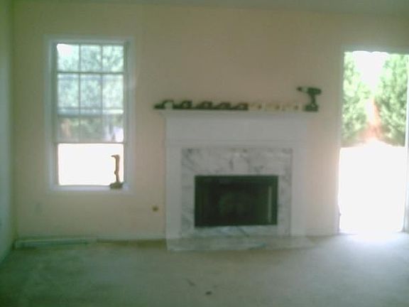 4th image of 910 Grace Dr