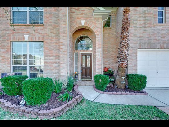3rd image of 2137 Robinwood Dr