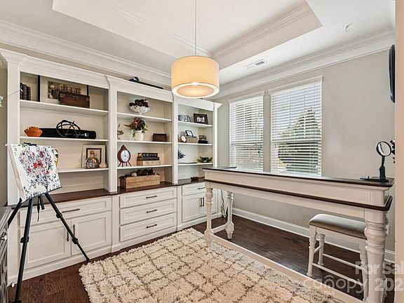 4th image of 3049 Carriage Oak Way