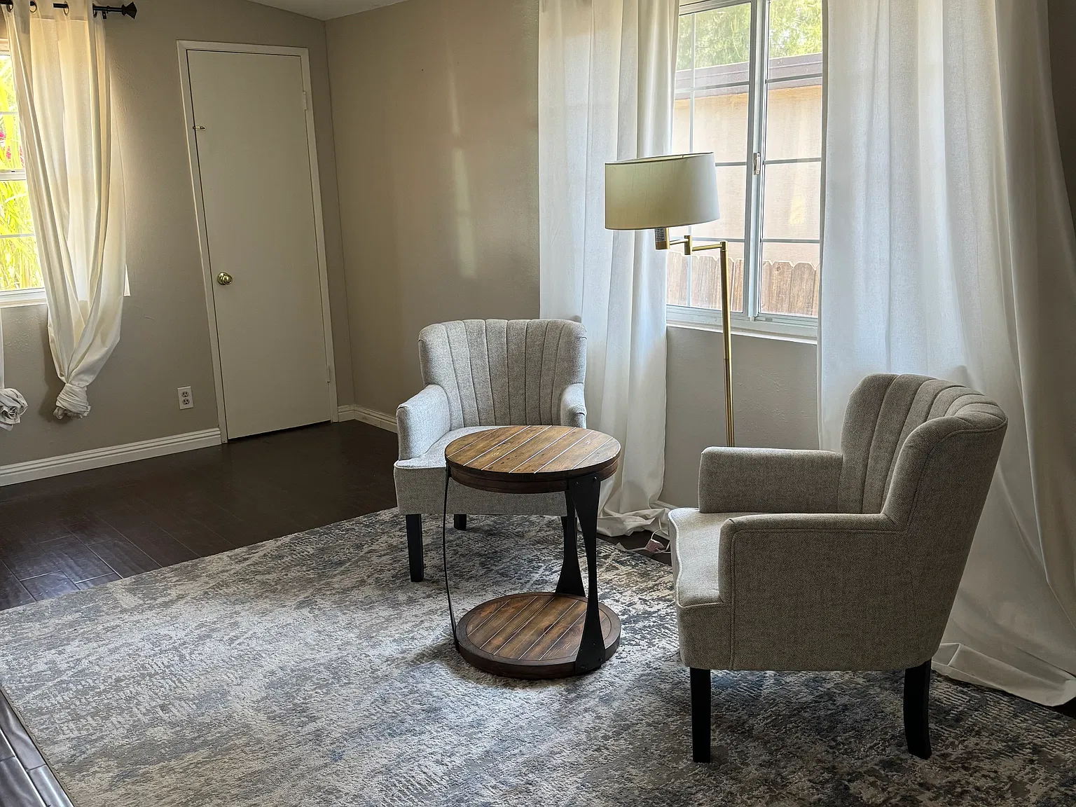 2 bed, 980 sqft, $3,400 — Photo 4