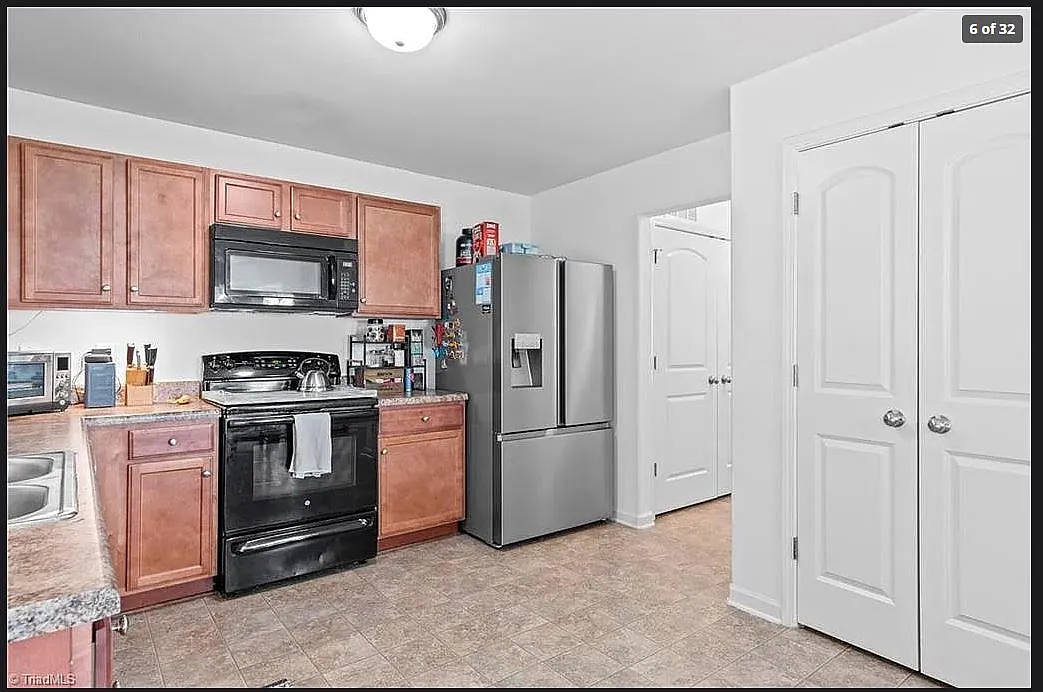 3 bed, 2.5 bath, 1530 sqft, $1,800 — Photo 2