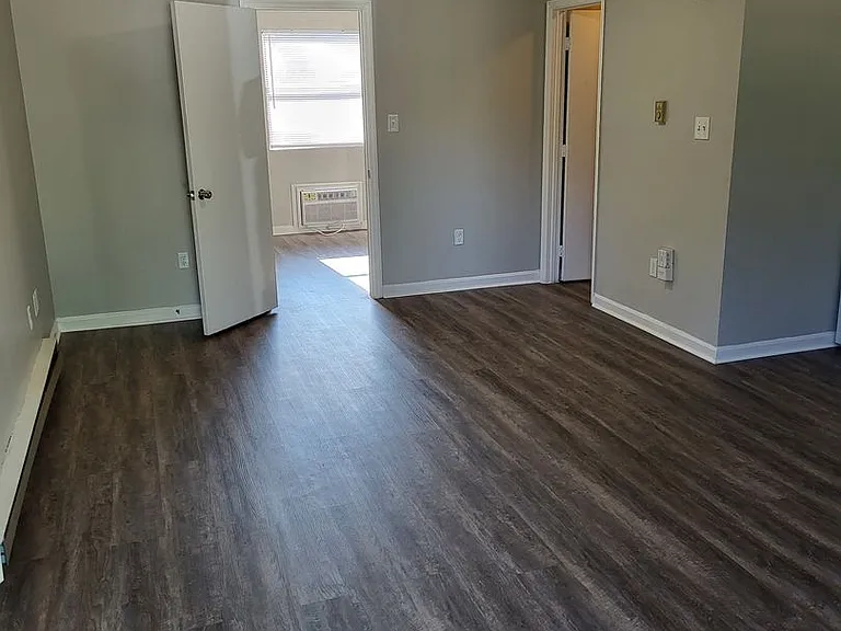 365 Gibson Ln — Photo 3