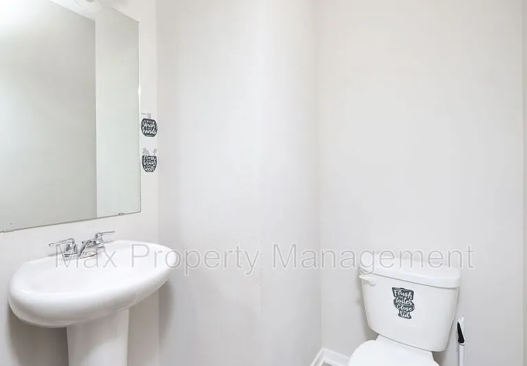 2302 SW 23rd St — Photo 30