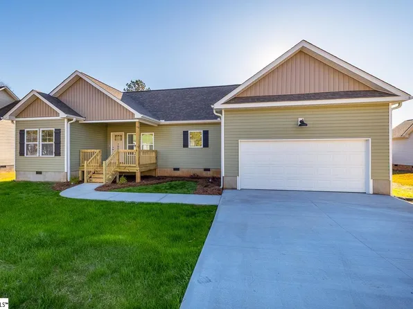 106 Stratford Pl, Clinton, SC 29325