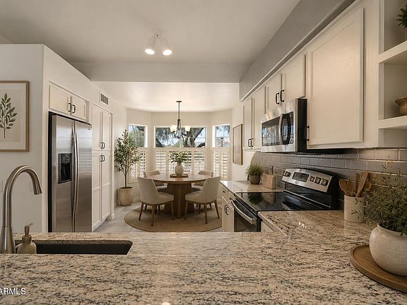 4th image of 16101 E GLENDORA Drive