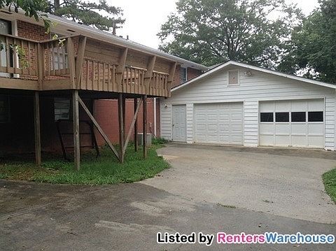 3rd image of 739 Birchwood Ln SW