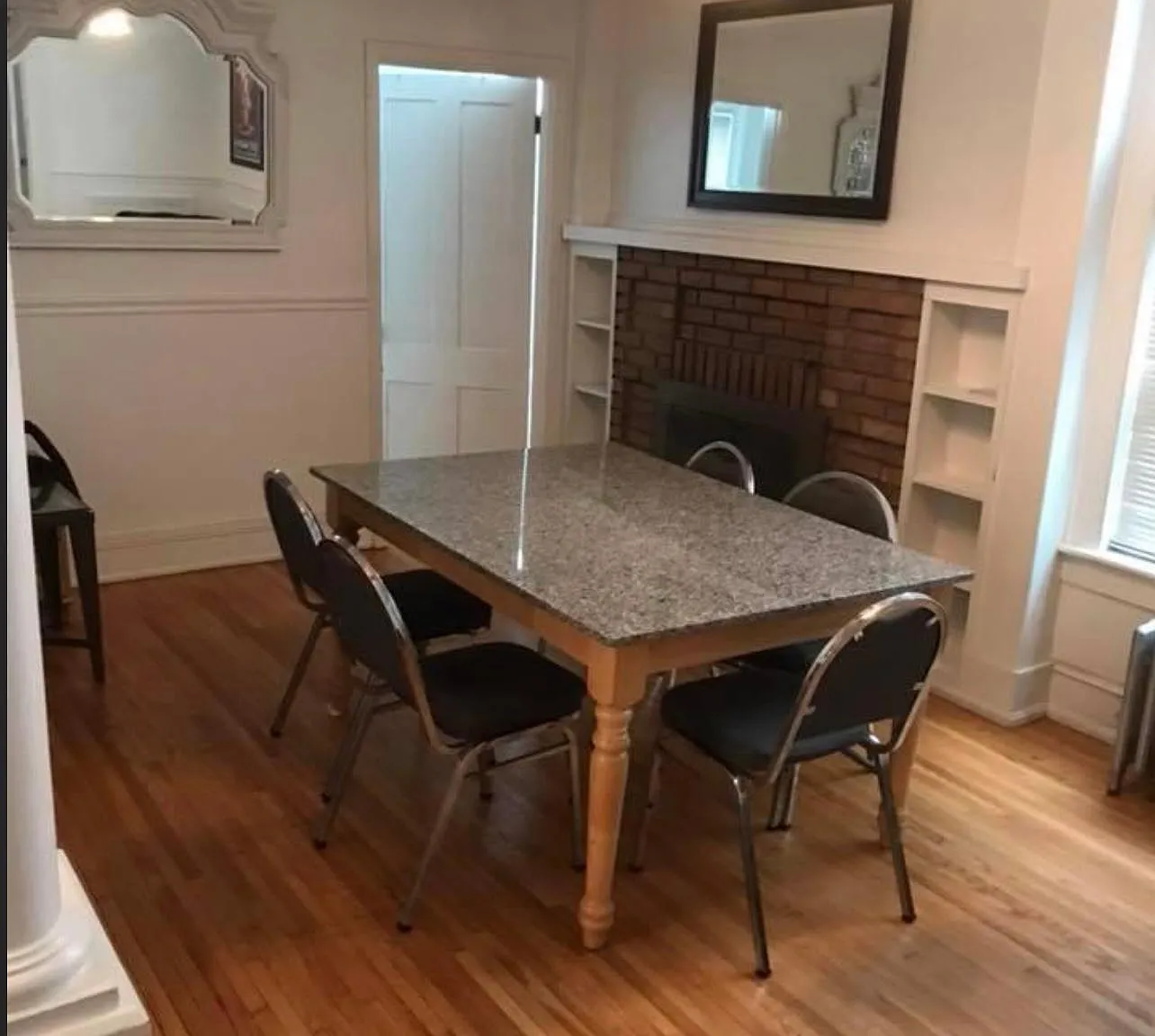 6 bed, 2400 sqft, $4,200 — Photo 2