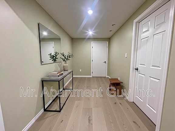 4th image of 194 Rymal Rd W