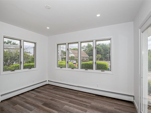 4th image of 267 Dow Ave