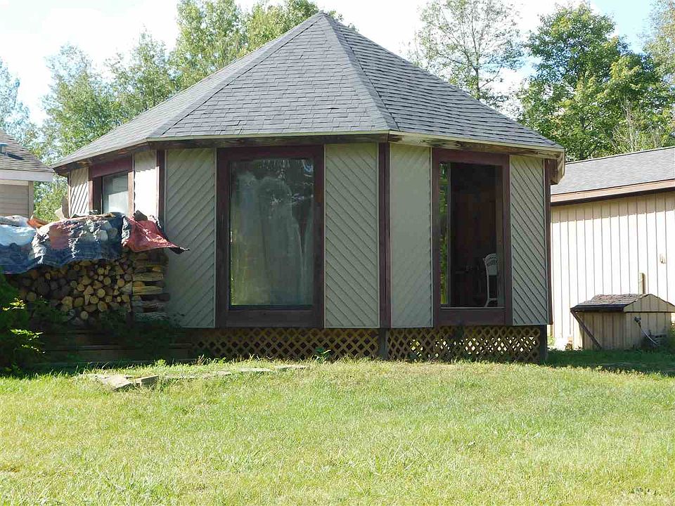 2nd image of 1706 W Prairie Rd