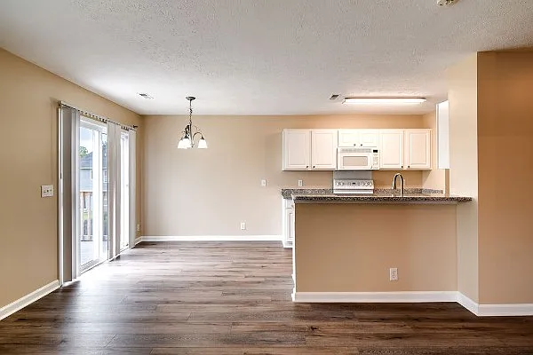 102 Wagon Ct — Photo 17