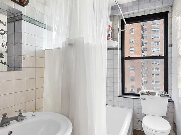 3rd image of 172 E 4th St APT 8G