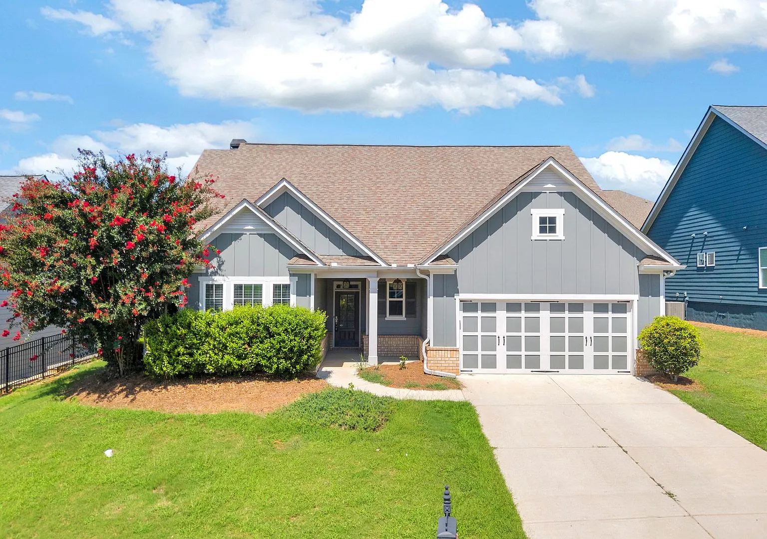 Traditions of Braselton Beauty! - New Carpet / Paint - READY to RENT! — Photo 1