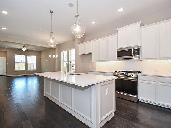 5th image of 10714 Pleasant Valley Dr