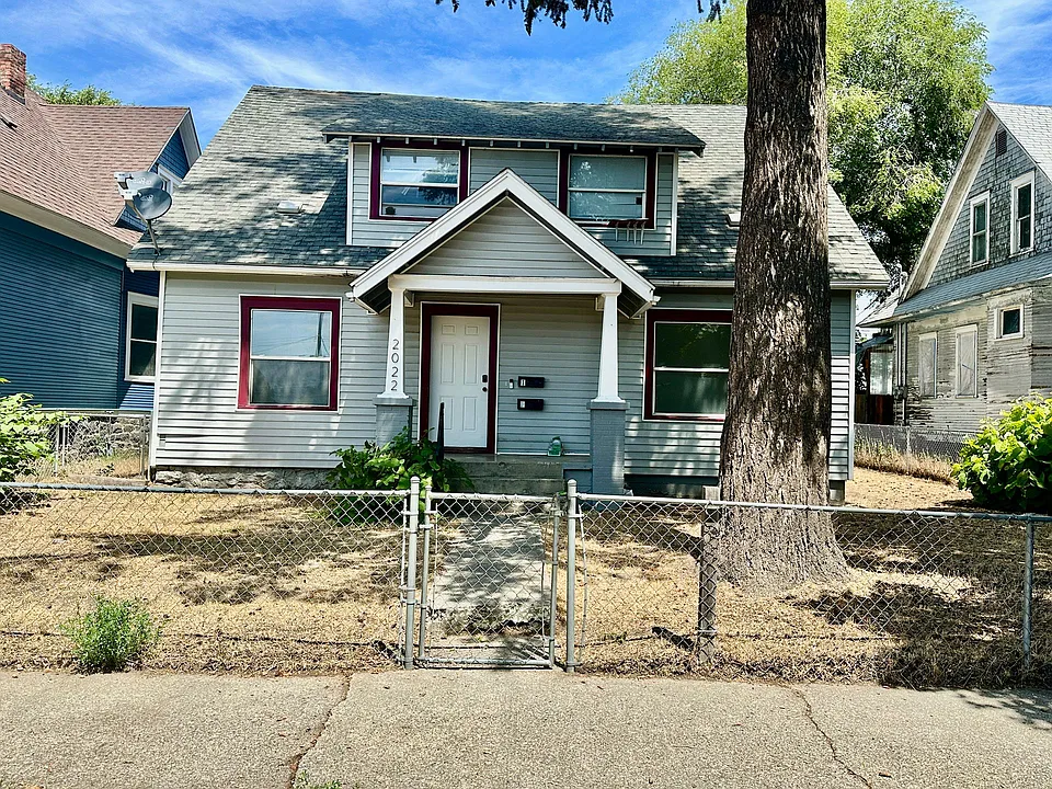 2022 W Dean Ave