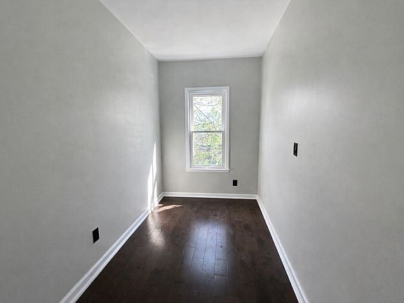 5th image of 1120 Chandler Ave Floor 2