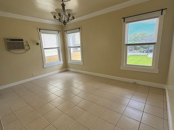 2nd image of 261 Parke St APT 2