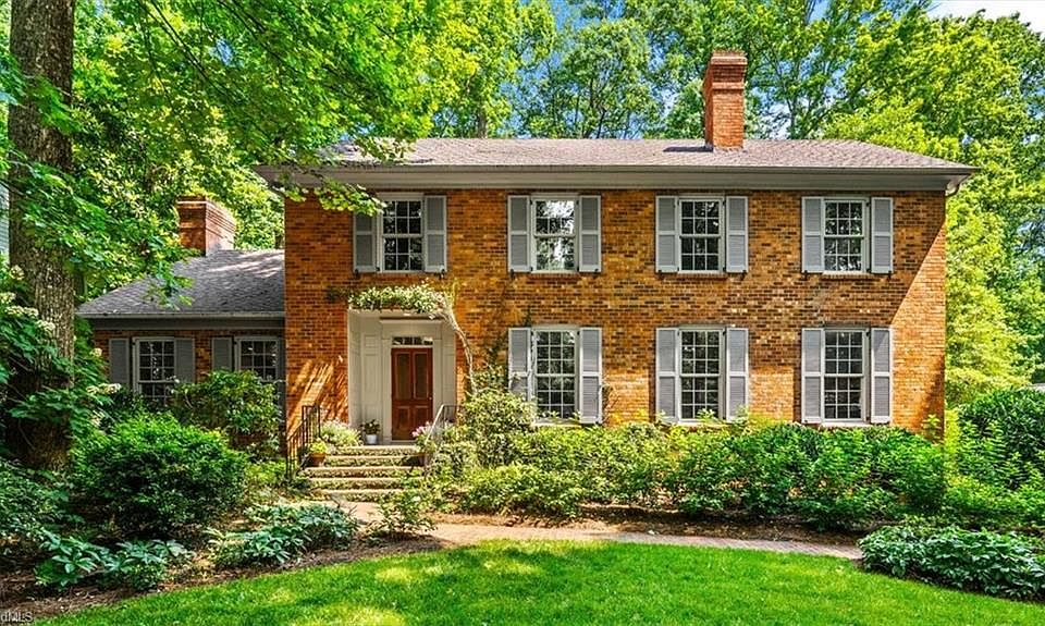 1st image of 3016 Lake Forest Dr