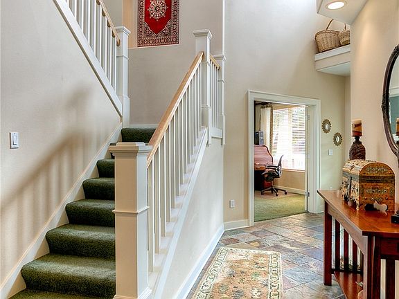2nd image of 1845 Mariner Cir NE
