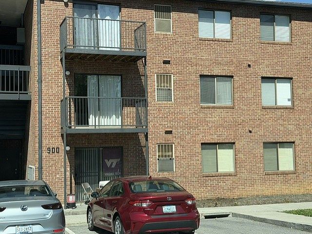 1st image of 900 Progress St NW #900