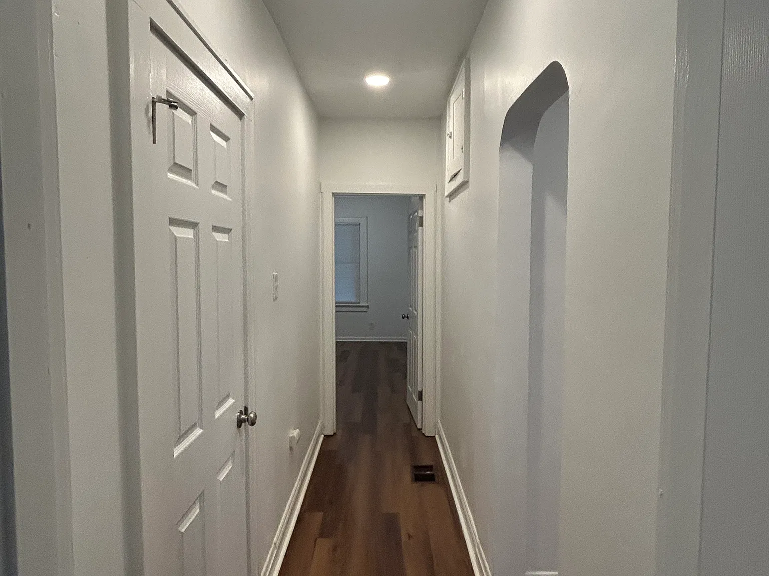 2 bed, 896 sqft, $1,975 — Photo 3