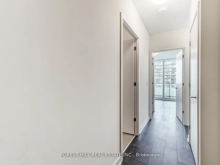 2221 Yonge St #5402 — Photo 5