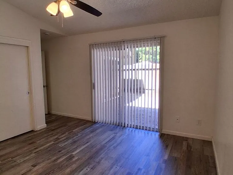 2068 W Magill Ave — Photo 11