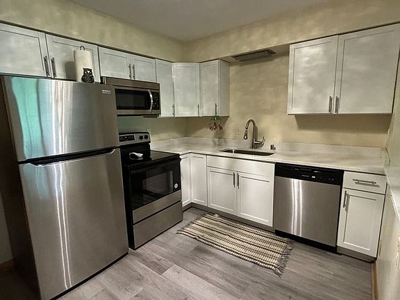 2nd image of 1160 E Singer Cres #4