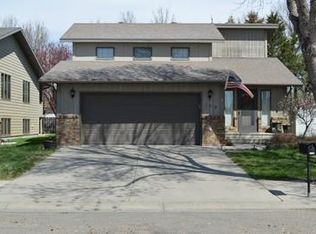 2519 13th Ave SE, Aberdeen, SD 57401