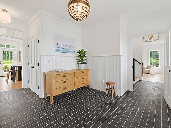 5th image of 32 Bayliss Way