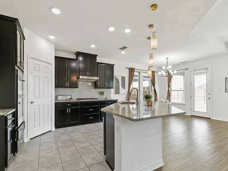 4208 Wood River Trl — Photo 10