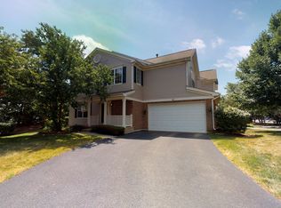 41 Blue Stem Ct, Streamwood, IL 60107