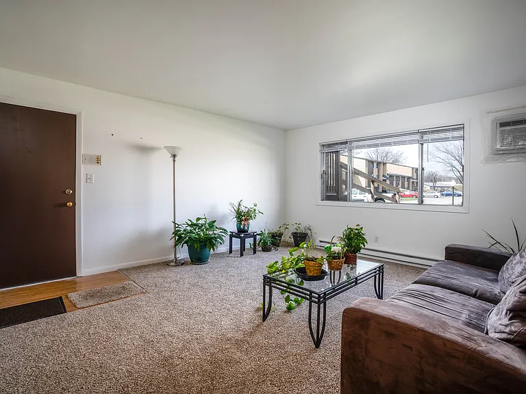6465 Evergreen Ave #104 — Photo 5