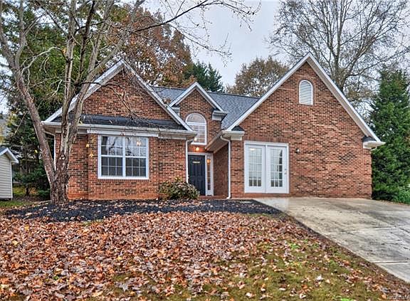 2nd image of 171 Diamond Dr