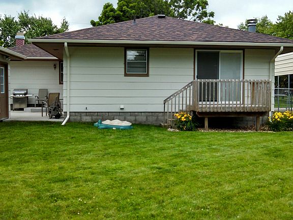 2nd image of 305 Bel Aire Dr
