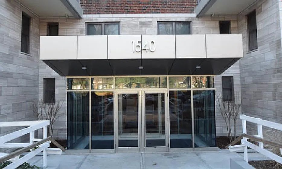 1st image of 1540 Pelham Pkwy S