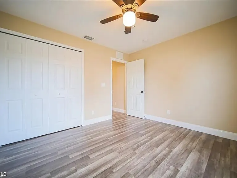 604 Thomas Sherwin Ave S — Photo 20