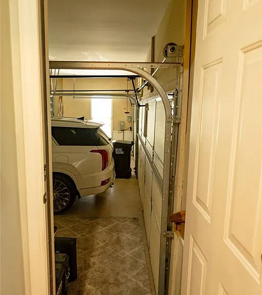 1405 Edenham Ln — Photo 48