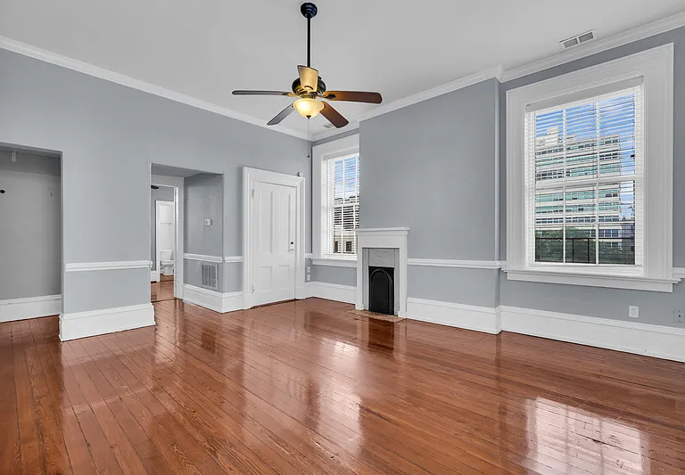 112 E Harris St #404 — Photo 25