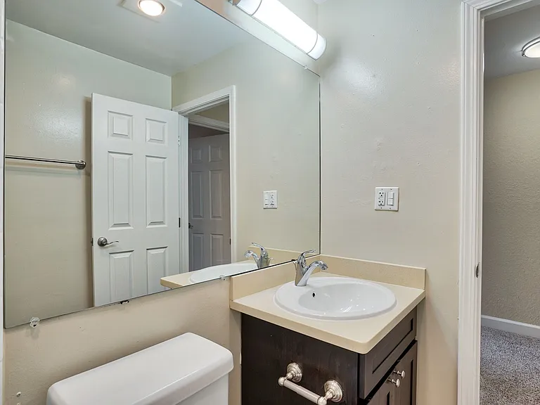 Cypress Pointe — Photo 31