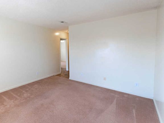 5th image of 116 Ballygar St APT D