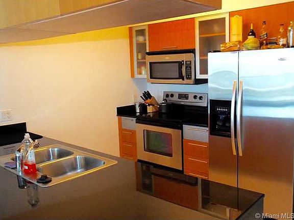 4th image of 1750 N Bayshore Dr APT 2506