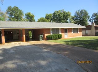 121 Wortham Dr, Nacogdoches, TX 75965