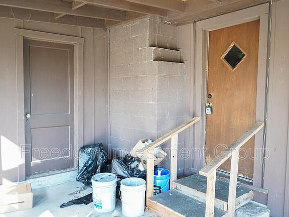 5th image of 902 Farragut Ave