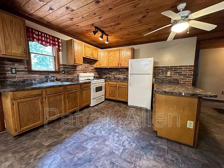 267 Davis Creek Rd — Photo 7